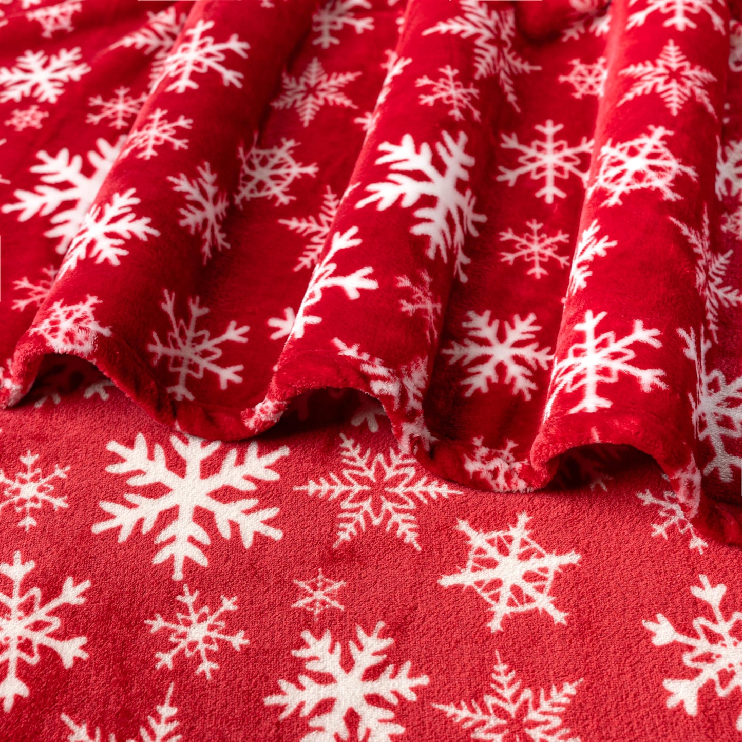 PAVILIA Christmas Throw Blanket | Red Snowflake Christmas Fleece Blanket | Soft, Plush, Warm Winter Cabin Throw, 50x60 (Red/White Snowflake)