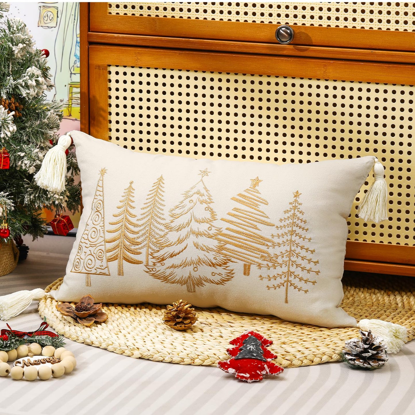 Lewondr Christmas Pillow Cover, 12x20 Inch 1PCS Soft Canvas Embroidery Trees Brown White Decorative Pillow Cover with Tassel Luxury Throw Pillow Case for Bed Home Decor Living Room, Beige