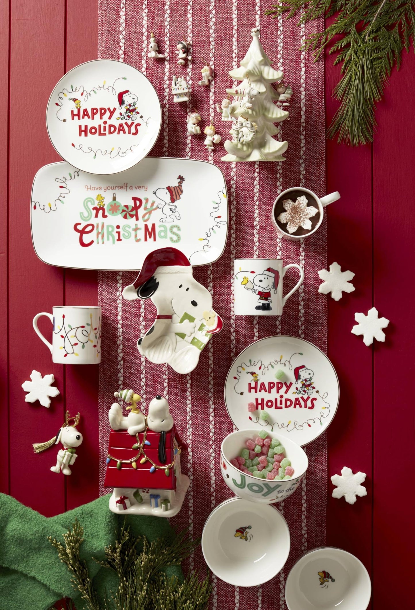 Lenox 6361265 Snoopy & Friends 11-Piece Christmas Tree Ornament Set, Display Stand