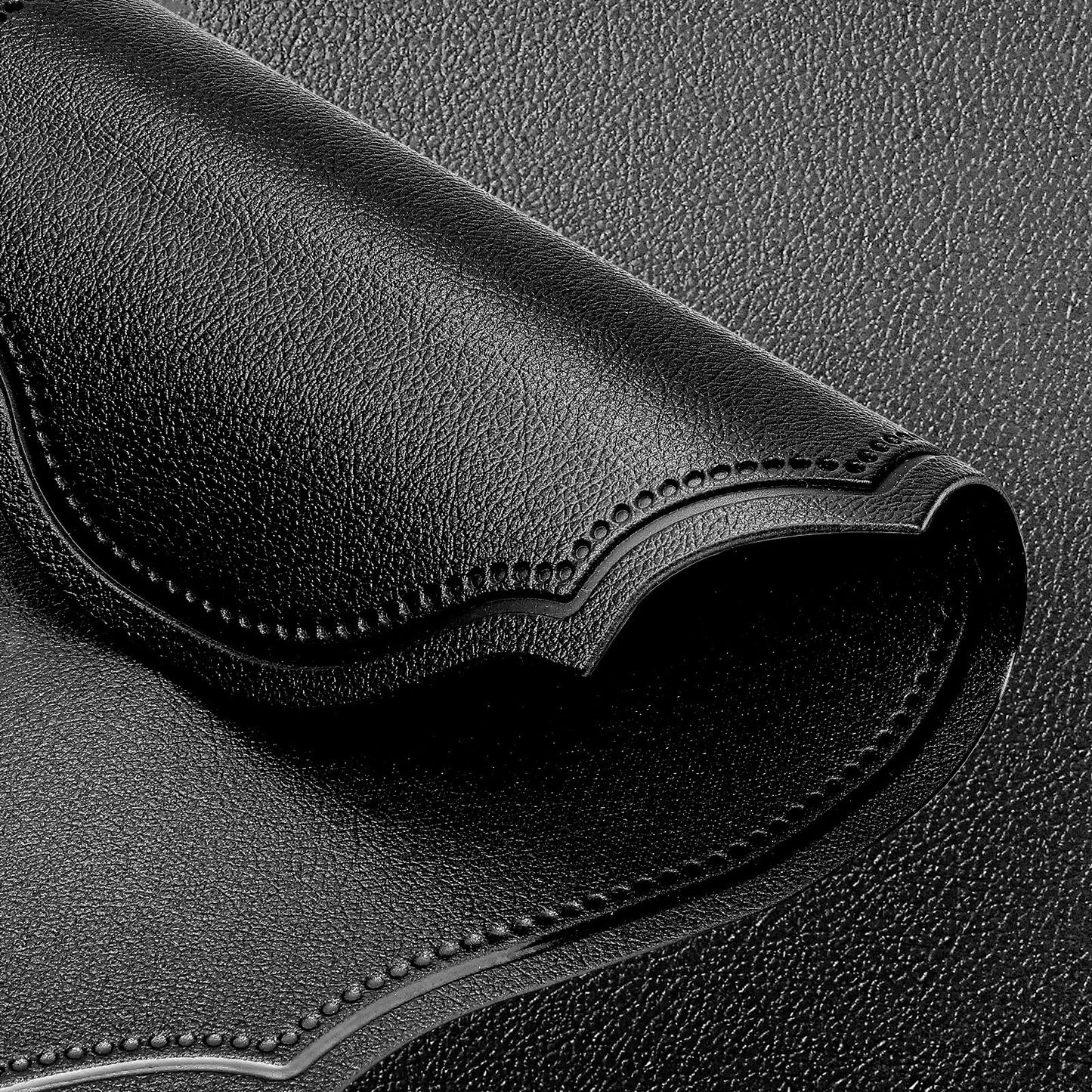 fanquare Faux Leather Placemats Set of 6,Oval Heat-Resistant Wipeable Surface Tablemats, Non-Slip Grip, Waterproof Table Décor for Dining, Black