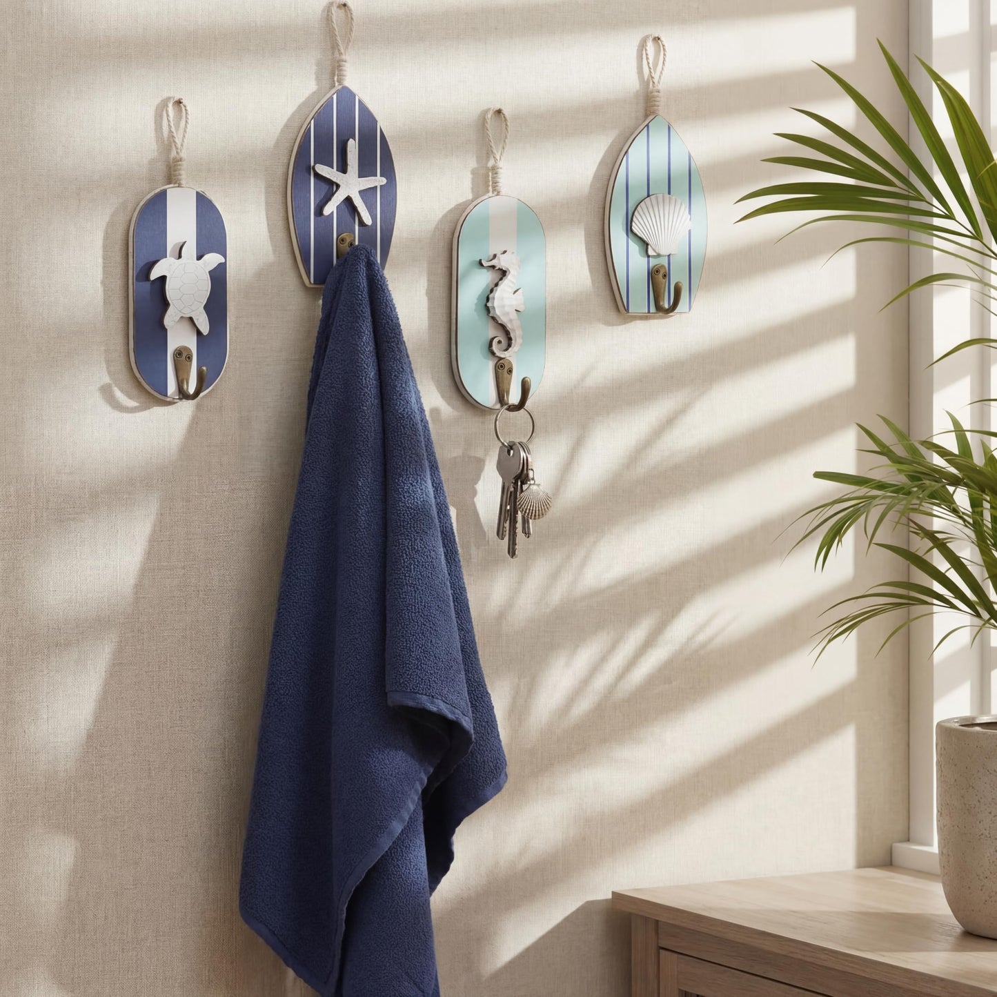 Weysat 4 Pcs Nautical Sea Animal Wall Hooks Sea Turtle Starfish Seahorse Seashell Wall Mounted Key Holder Bathroom Decor Rustic Decorative Hook for Living Room Bathroom