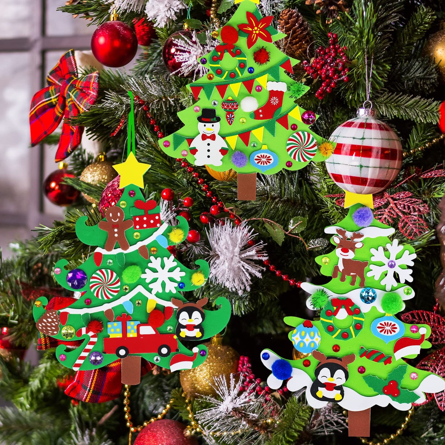 Winlyn 24 Sets Christmas Tree Ornaments Decorations Art Sets DIY Christmas Craft Kits Pine Tree Snowman Snowflake Penguin Foam Stickers Arts and Crafts for Kids Party Favors Home Classroom Activities