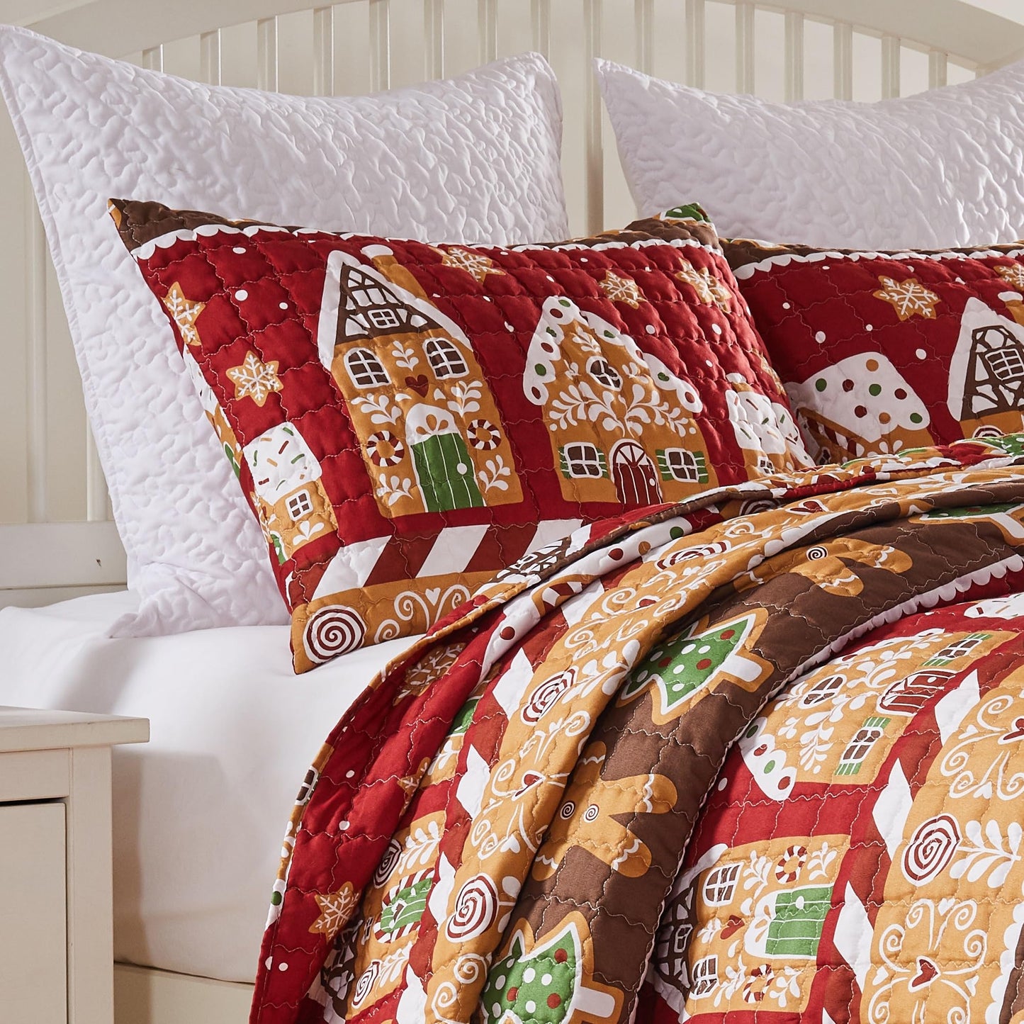 Greenland Home Gingerbread Lane Novelty Holiday Reversible Quilted Pillow Sham, Standard-20x26, Red