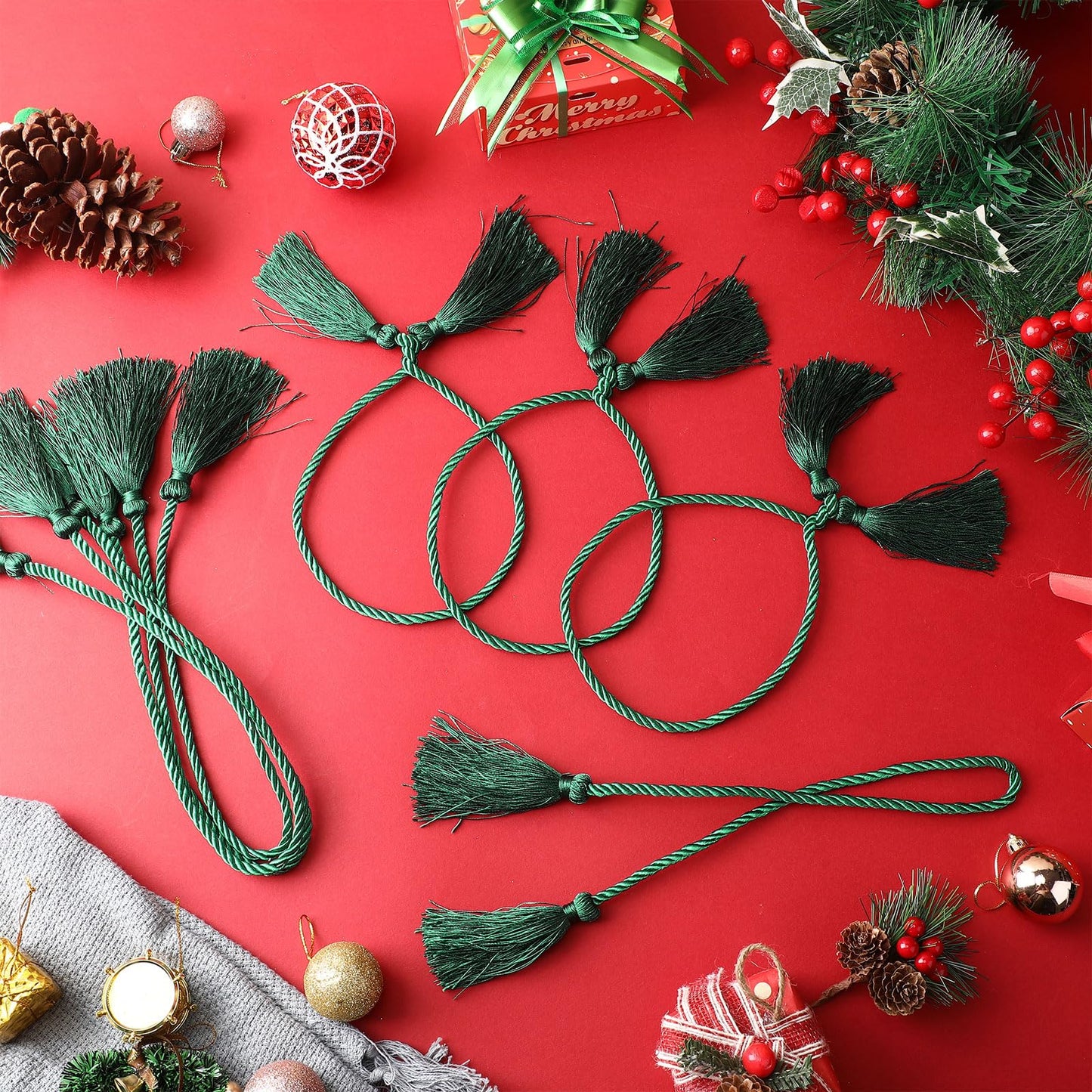 Zhengmy 15 Pcs 24 Inch Christmas Garland Ties with Tassels Decorative Twist Tie for Banister Reusable Flexible Twist Tie for Garland Fireplace Staircase Banister Home Xmas Holiday Decorations (Green)