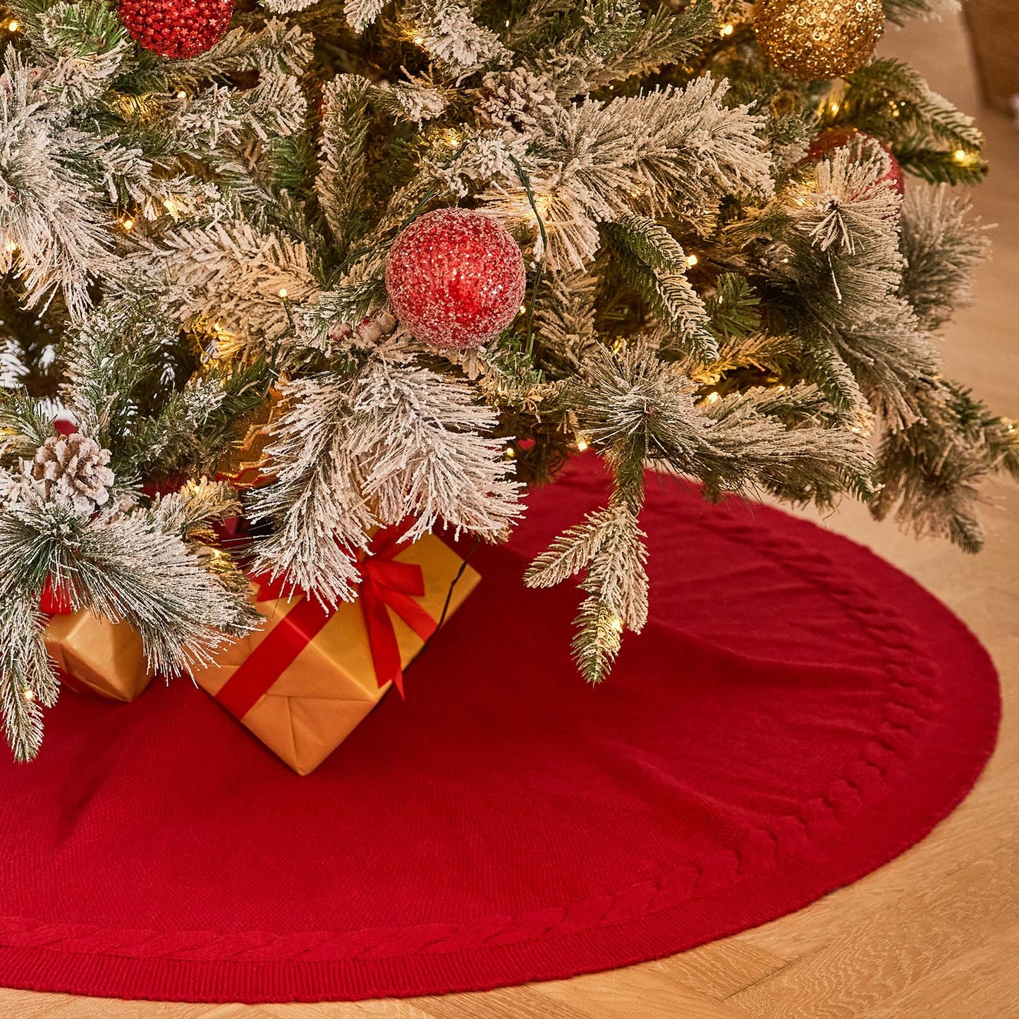 36 Inch Red Knitted Christmas Tree Skirt: Small Thick Cable Knit Round Cream Tree Skirt for 4-6FT Tree Rustic Neutral Farmhouse Neutral Christmas Tree Decorations Tree Base Cover