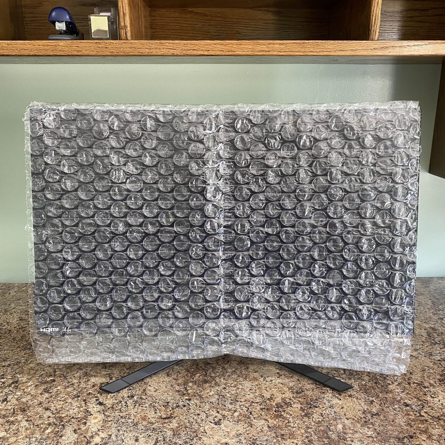 uBoxes Bubble Cushioning 24" wide Wrap x 100' Long Medium Bubbles 5/16",Clear,BUBBMED24100