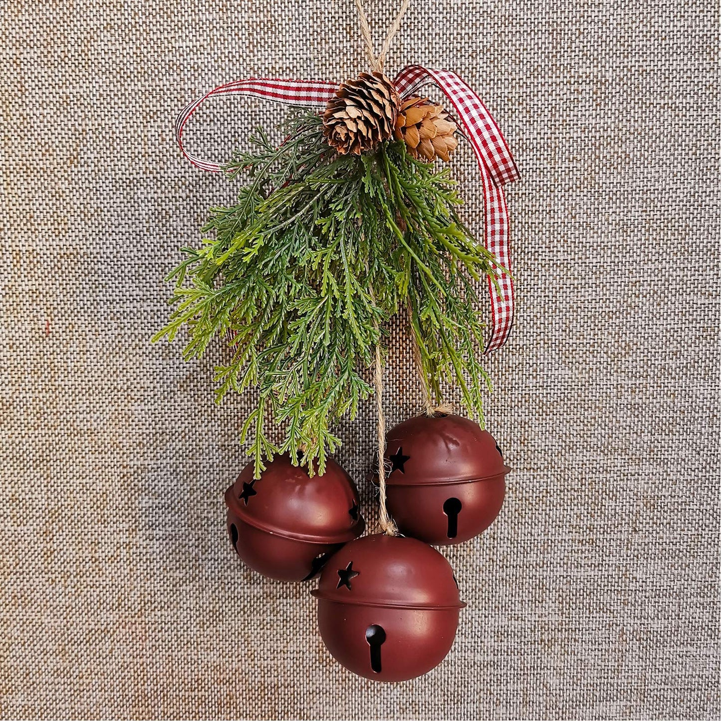 Winlyn 30 Pcs Christmas Metal Sleigh Bells Rustic Burgundy Jingle Bells with Star Cutouts Rustic Craft Bells 1.6" 2.4" 3.5" for Christmas Tree Wreath Garland Ornaments Holiday DIY Decorations