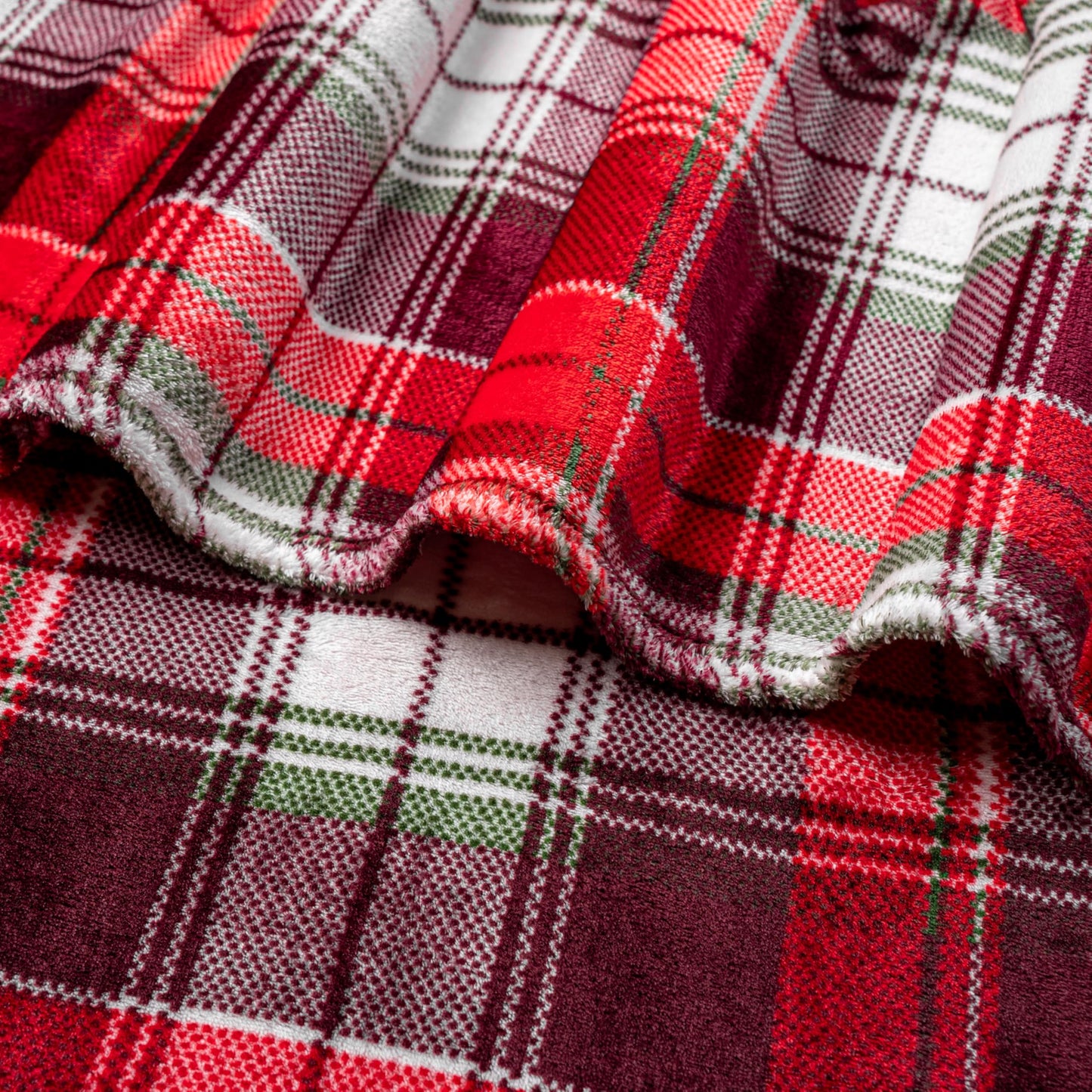 PAVILIA Throw Blanket | Holiday Christmas Red Fleece Blanket | Soft, Plush, Warm Winter Cabin Throw, 50x60 (Red Green Plaid)