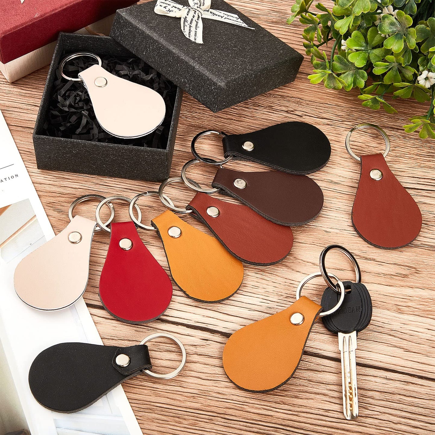 Taiyin 30 Pcs Leather Key Fob Kit for DIY Craft PU Blanks with Rivets and Key Ring for Laser Engraving Keychain (Multi Colors)
