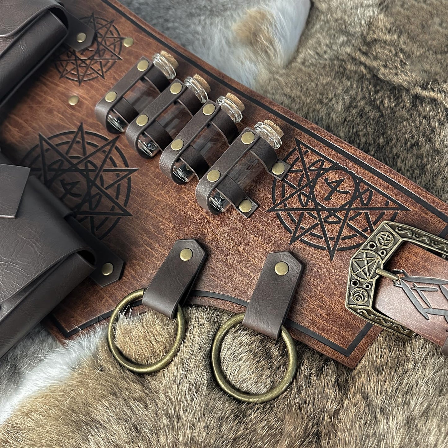 HiiFeuer 4 PCs Medieval Alchemy Belt Costume, Fantasy Faux Leather Wizard Potion Holder Belt with 4 Cork Vials and Belt Bag (Brown A)