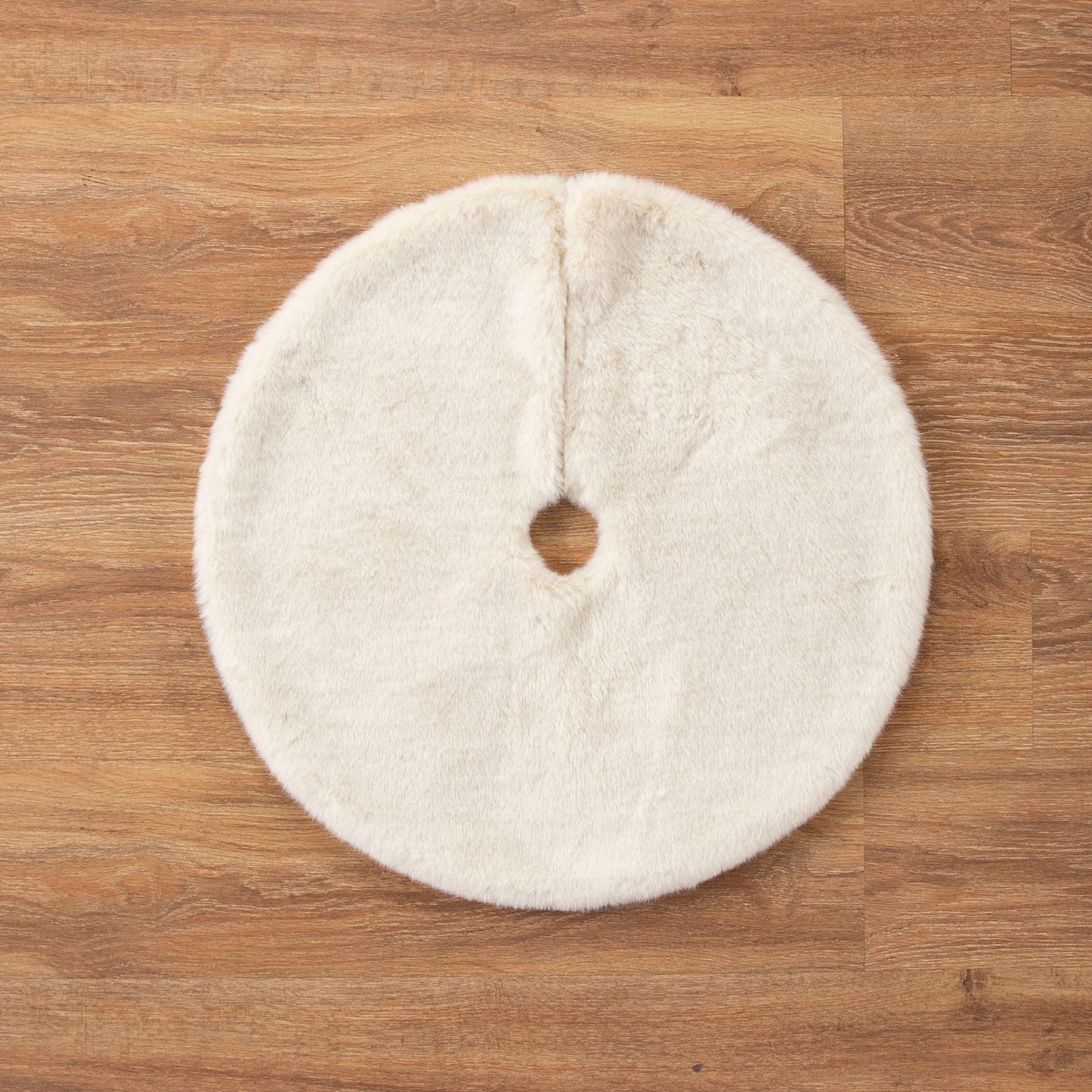 Balsam Hill Lodge Faux Fur Christmas Tree Skirt - Premium Rustic and Luxurious Fur Accents in Brown and Ivory for Tree Decor, Ivory, 60"