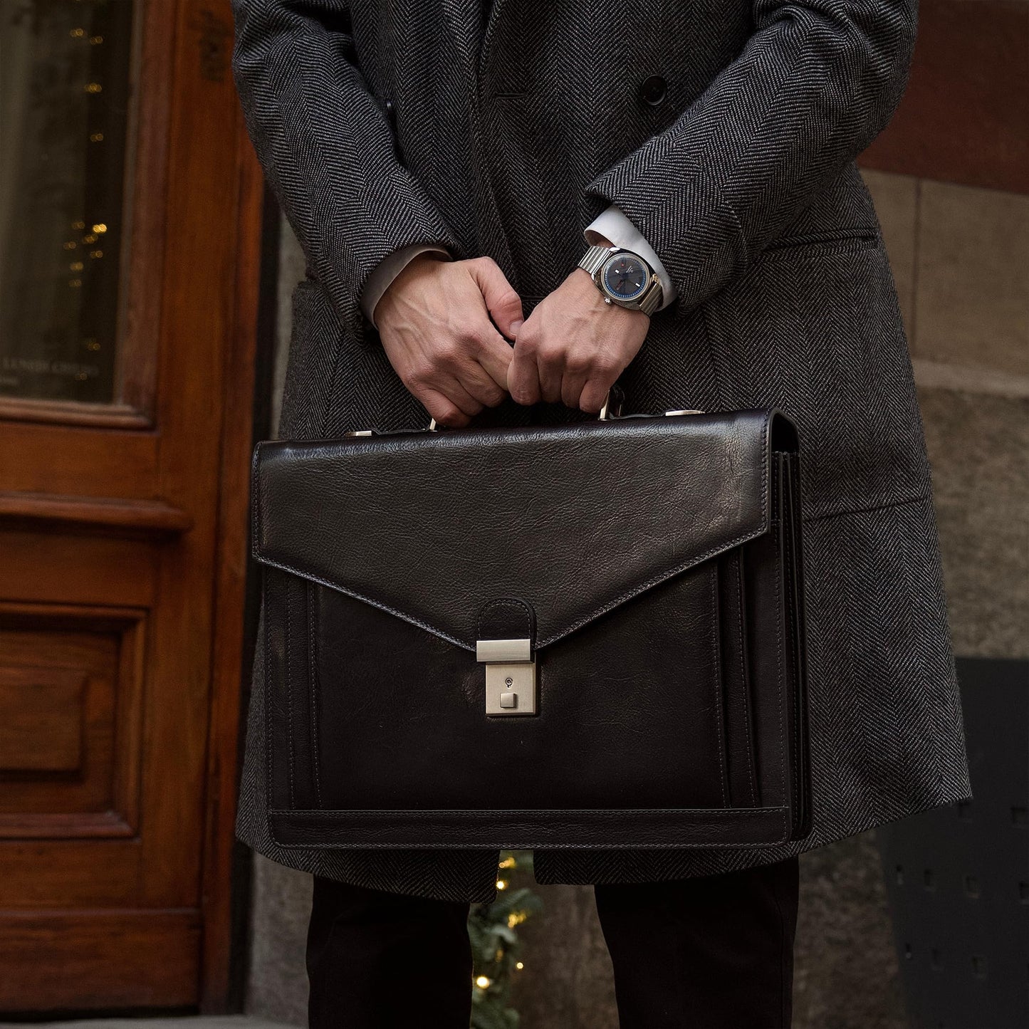 Time Resistance Leather Briefcase for Men - Business Laptop Bag - Italian Handmade Leather Bag - Attache - Gift Box Included (Black)