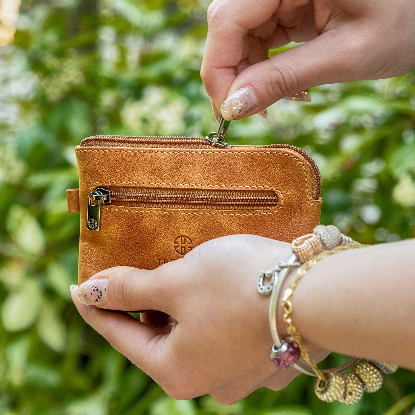 Trusador Milano Unisex Leather Front Pocket Wallet Coin Purse Zipper Pouch with Keychain (Cognac)