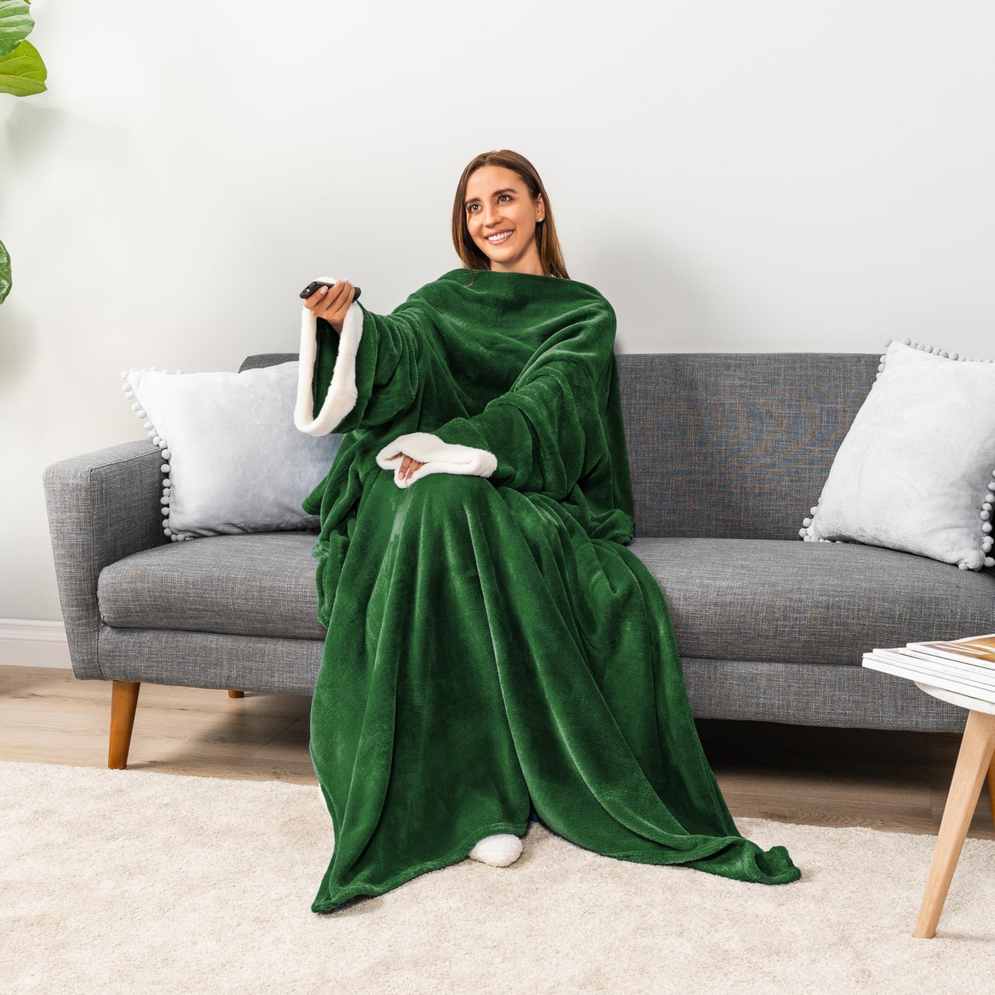 PAVILIA Wearable Blanket with Sleeves & Pocket for Women & Men, Soft Fleece Snuggle Throw with Sherpa Trim, Cozy TV Couch Robe, Gift Ideas for Mom & Wife, Dark Green