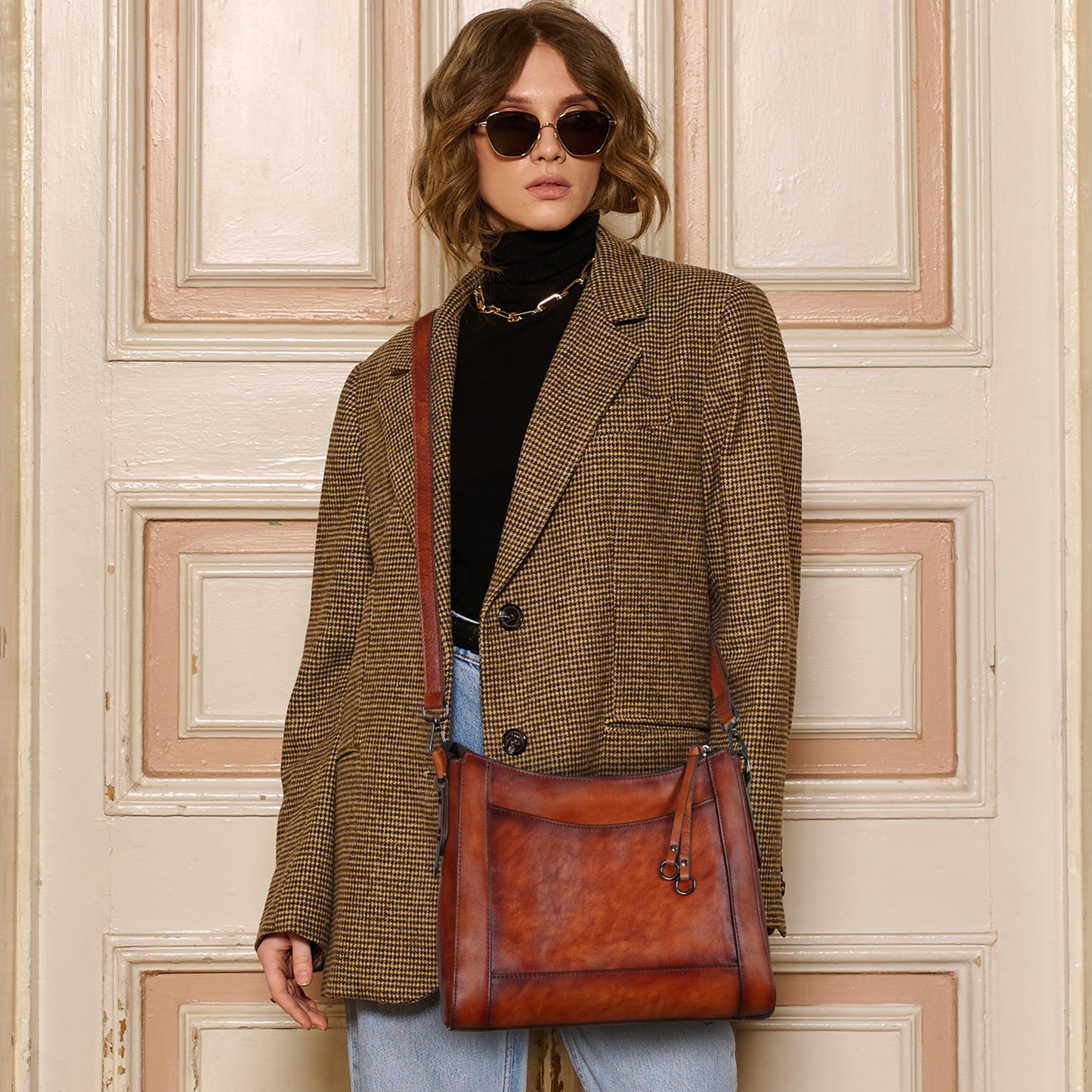 Iswee Leather Crossbody Bags for Women Shoulder Purse Medium Hobo Genuine Leather Satchel Purses and Handbags (Light Brown)