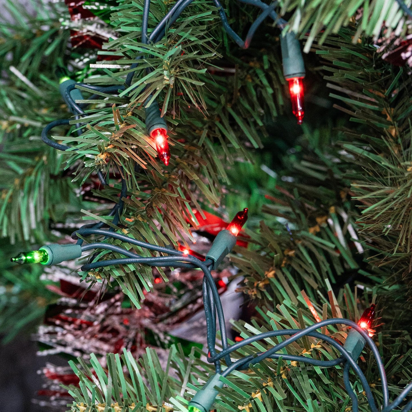 Dazzle Bright Red and Green Christmas Mini String Lights, 20FT 100 Count Incandescent Waterproof Fairy Lights Plug in, Connectable Christmas Decorations for Indoor Outdoor Home Party Garden Yard