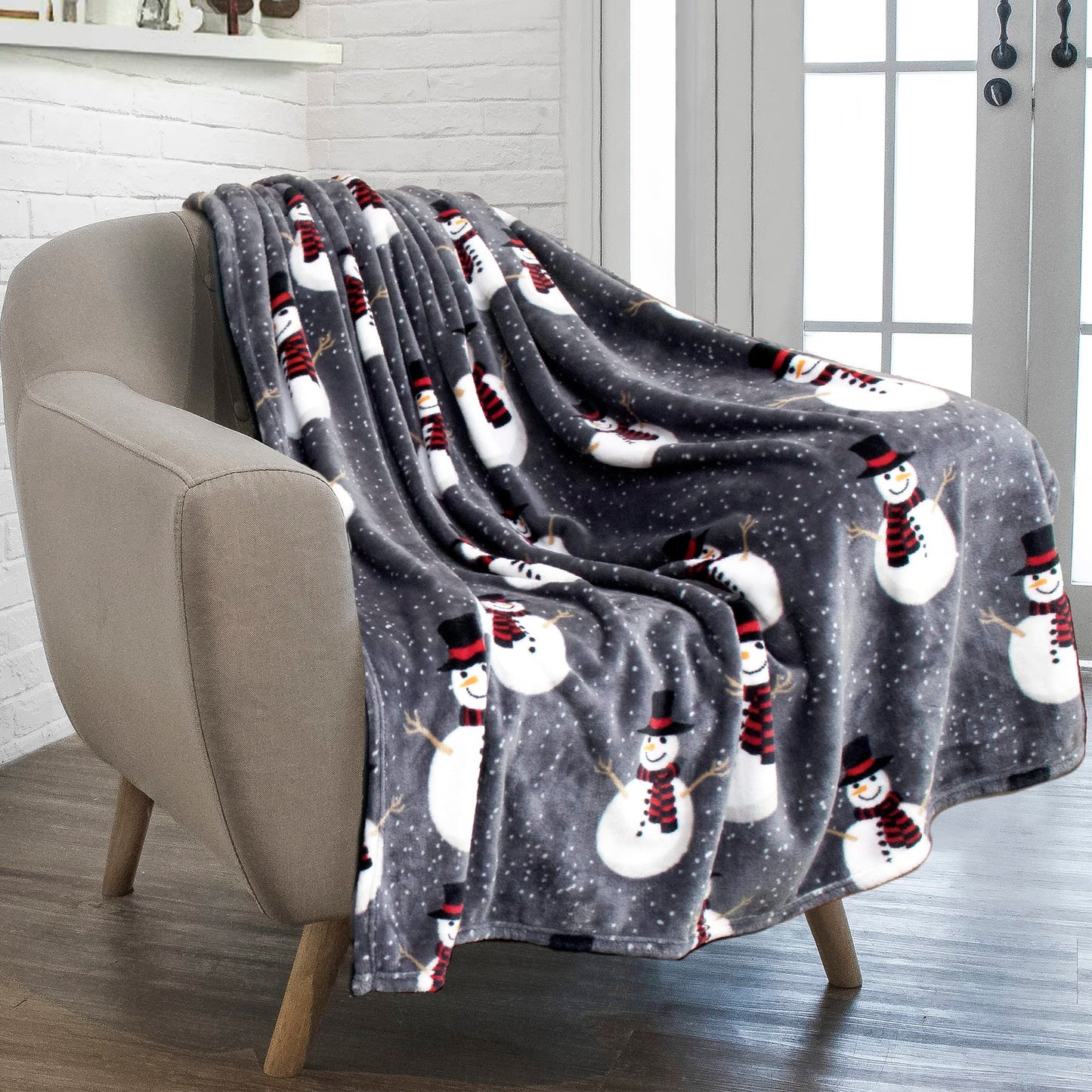 PAVILIA Christmas Snowman Throw Blanket | Grey Christmas Fleece Blanket | Soft, Plush, Warm Winter Cabin Throw, 50x60 (Grey Snowman)