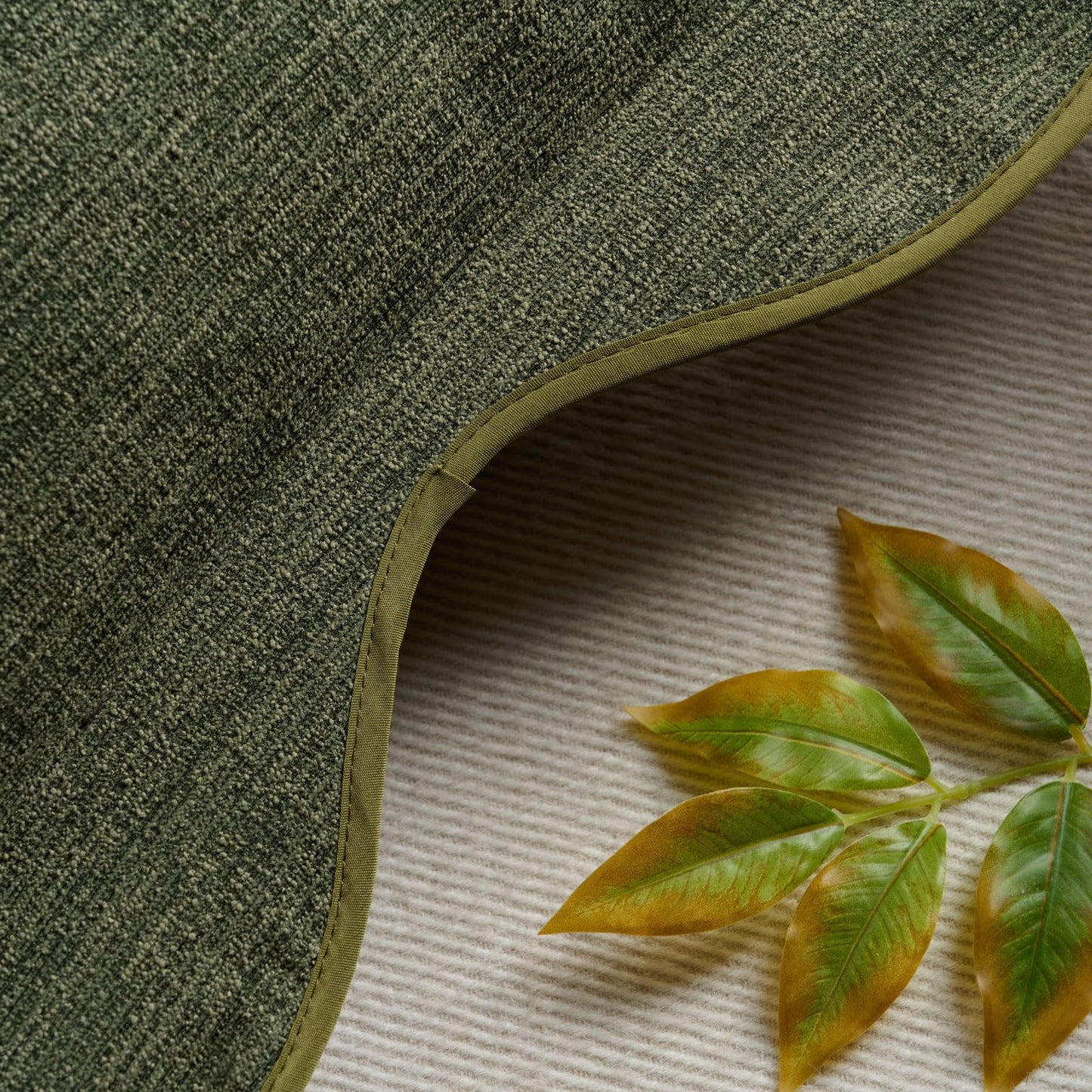 FUTEI Pack of 2 Chenille Buttons Throw Pillow Covers 18x18 Inch Four-Leaf Clover Shape Scalloped Bordered Decorative Cushion Case Farmhouse Accent for Couch Living Room, Moss Green