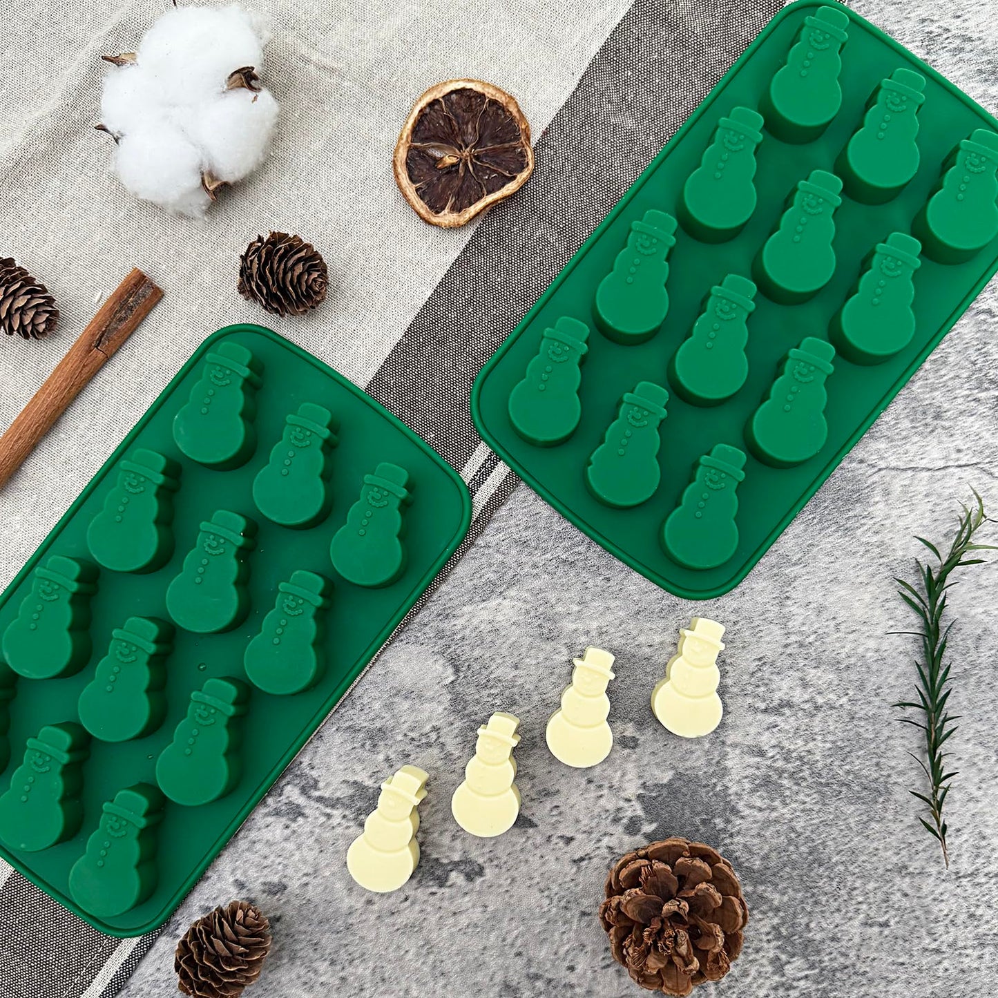 Snowman Chocolate Mold, 12 Cavities Christmas Silicone Candy Mold Snowman Ice Cube Molds for Chocolate Candles Jello Ice Candy Desserts Making