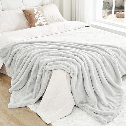 Touchat Luxury Faux Rabbit Fur Throw Blanket Twin Size for Couch,Super Heavy Warm Cozy Blanket for Sofa Bedroom Living Room,Ultra Soft Fluffy Reversible Plush Blanket for Home Decor Gifts,Grey