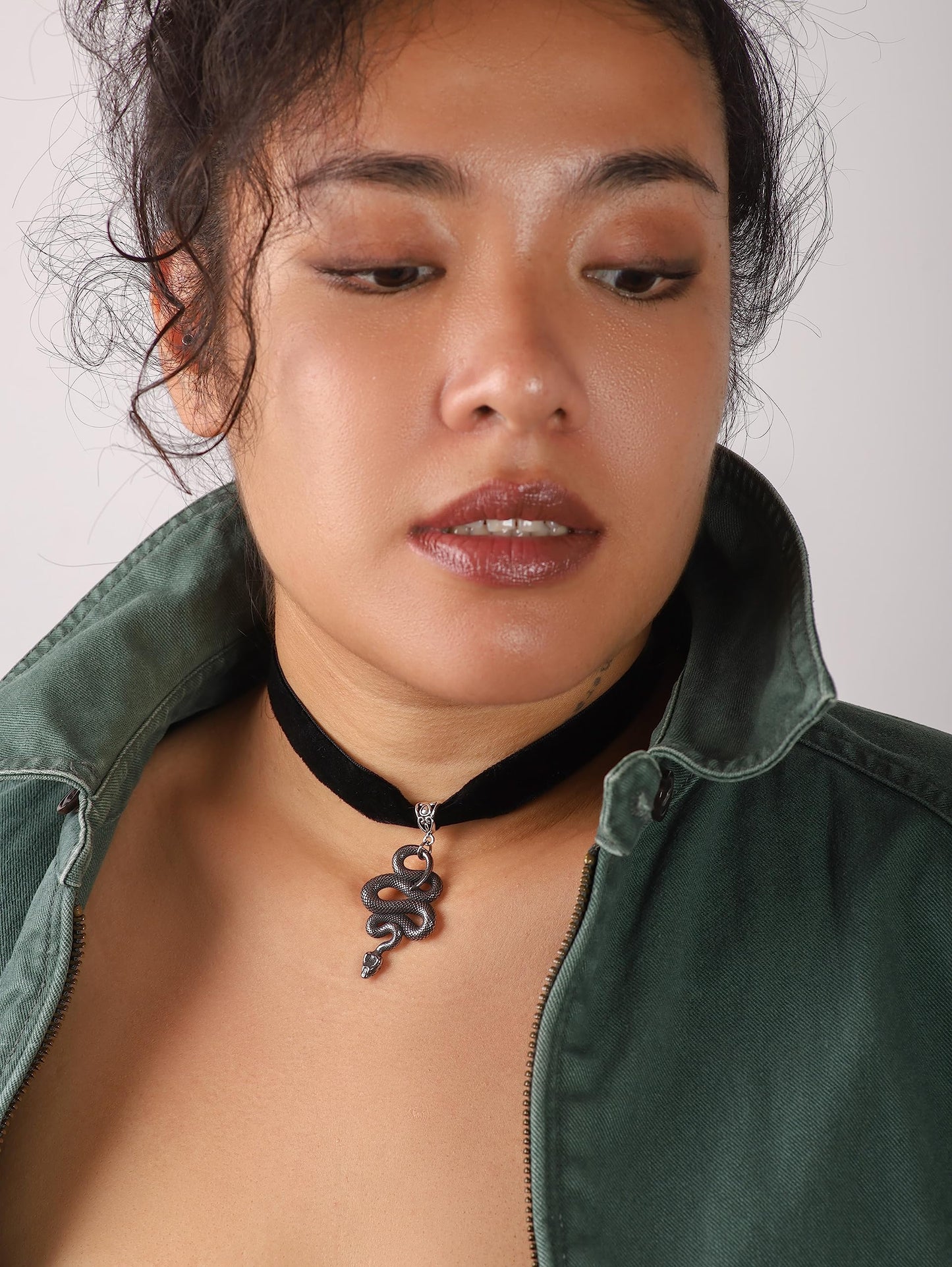 Sacina Gothic Snake Choker Necklace, Snake Necklace for Women, Gothic Goth Choker, Goth Jewelry, Halloween Christmas Jewelry Gift for Women