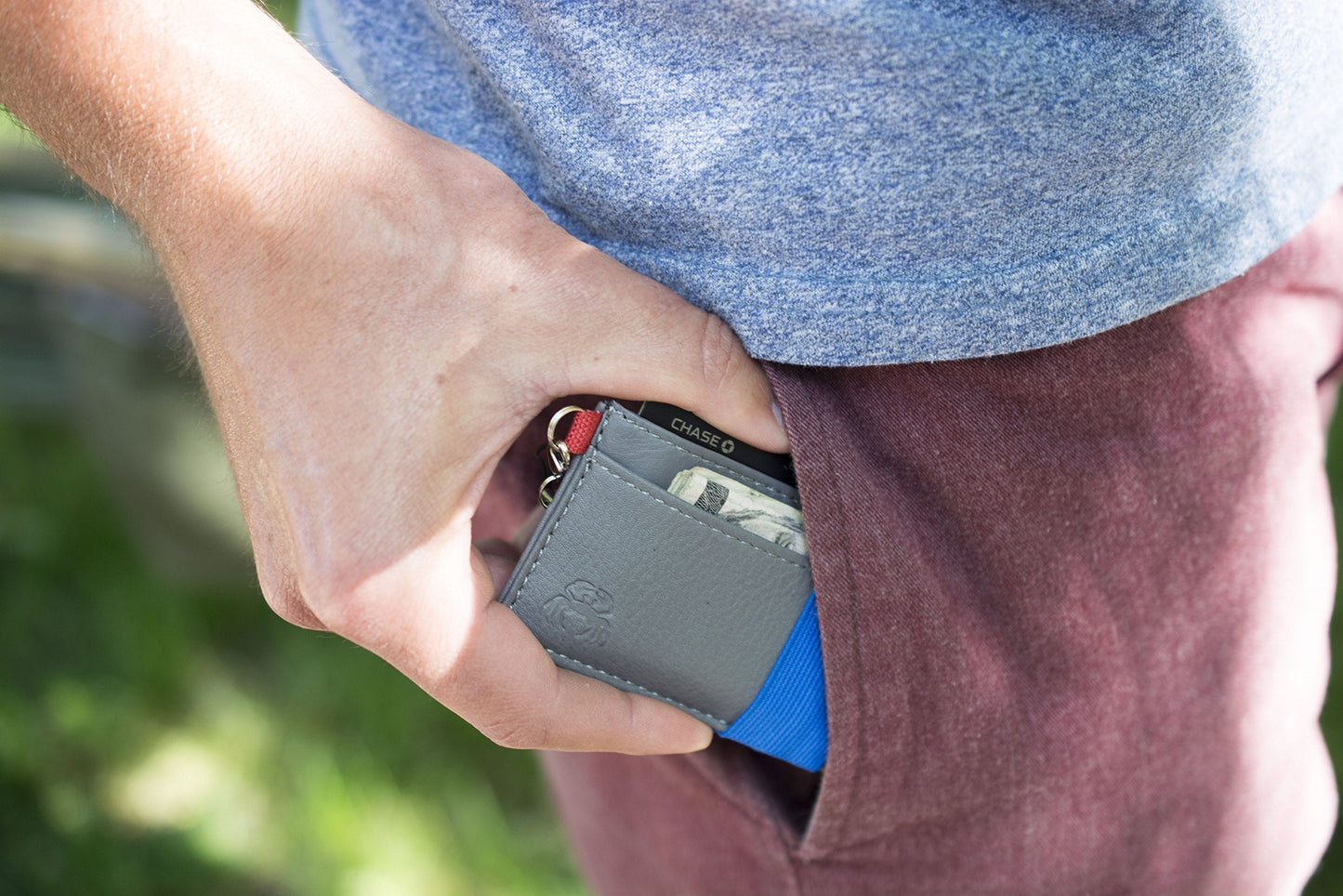 Crabby Gear - Front Pocket Wallet - Minimalist Wallet - Mammoth Black - Leather - Carry Cards, Cash, Phone, Keys - Lobster Claw Keychain Included- Ultra Thin 4"x2"