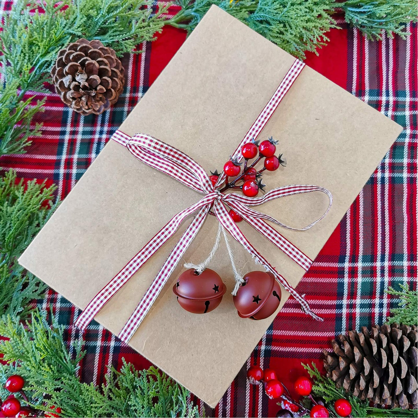 Winlyn 30 Pcs Christmas Metal Sleigh Bells Rustic Burgundy Jingle Bells with Star Cutouts Rustic Craft Bells 1.6" 2.4" 3.5" for Christmas Tree Wreath Garland Ornaments Holiday DIY Decorations