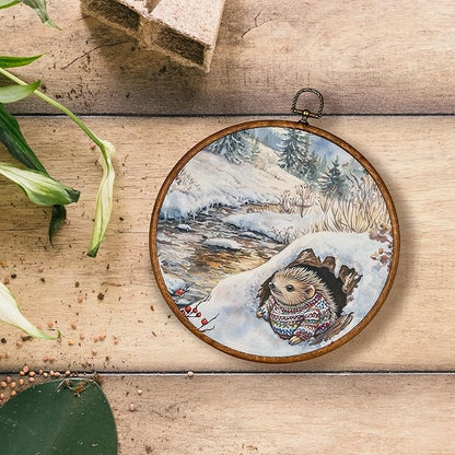 KSDUT Vintage Winter Wall Decor Art - Snowy Hedgehog Wall Art Canvas Frame Hanging Prints, Retro Xmas Forest Woodland Wild Animal Round Wall Art Decor for Home Farmhouse Decorations 10"x10"