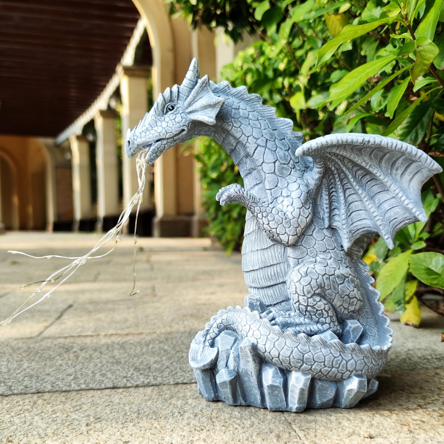 RCTTICUU Solar Dragon Garden Statues Outdoor Lights Watering Decor, Resin Dragon Figurine with 30 LED String Lights Lawn Patio Balcony Art Decoration,Housewarming, Birthday,Mothers Day Mom Gifts