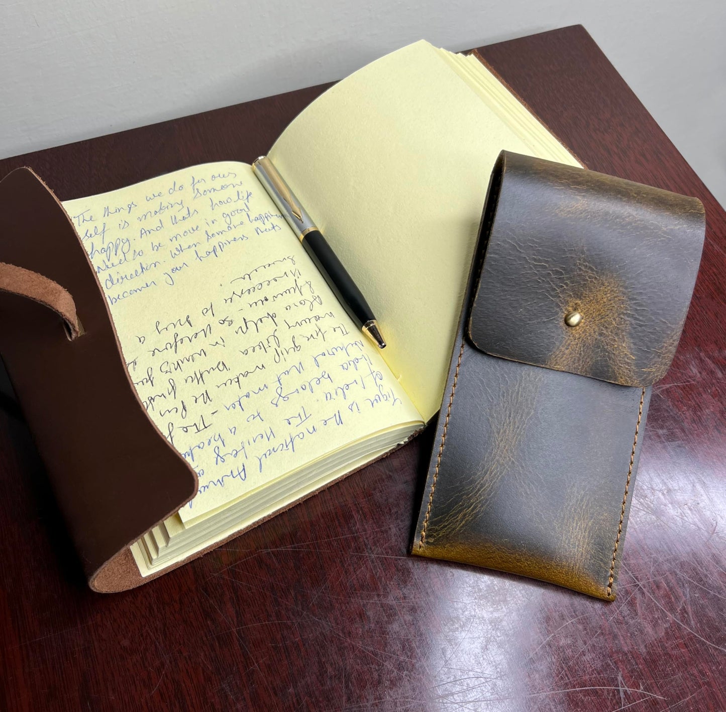 RUSTIC TOWN Leather Pen Case - Handmade Valentines Gift Full-Grain Leather Pen Pencil Holder - Minimalist Pen Protective Sleeve Cover - Elegant & Practical Pencil Pouch for Work & Office