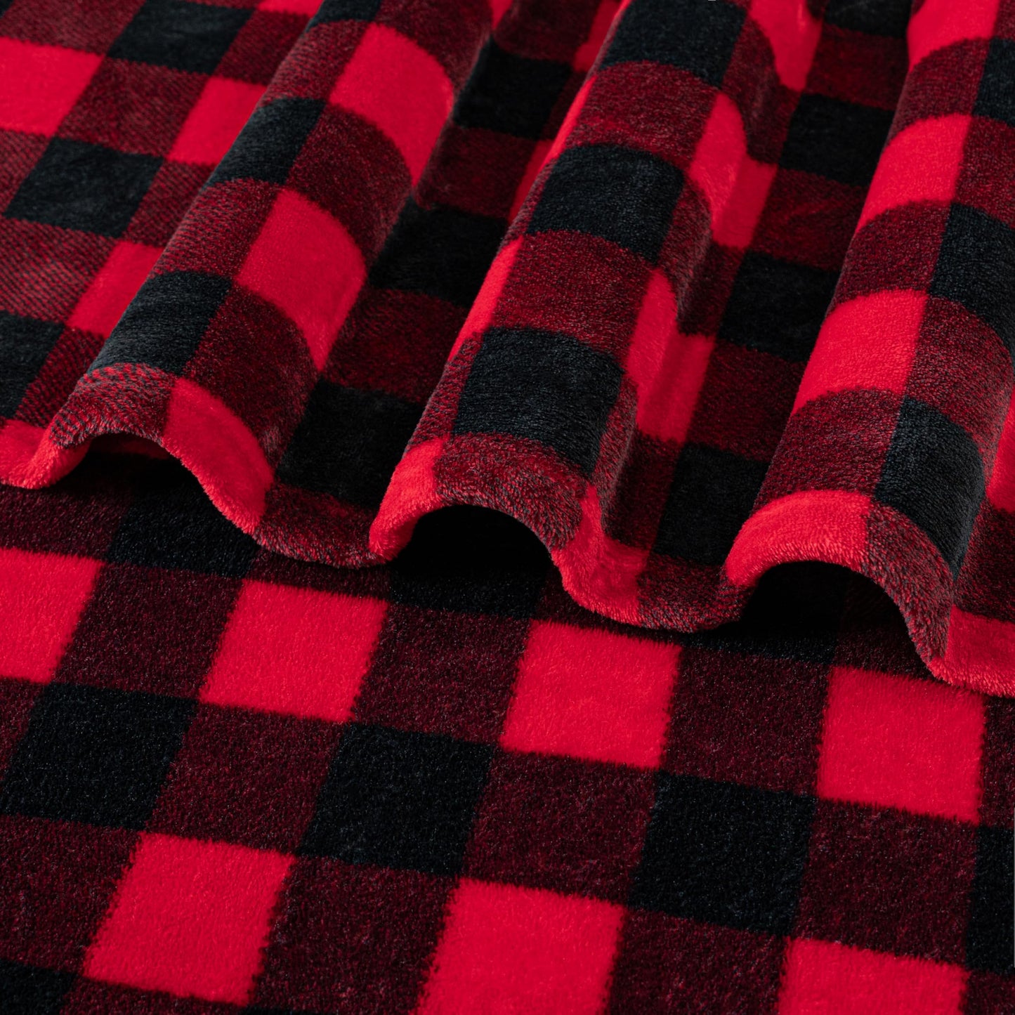 PAVILIA Black and Red Buffalo Plaid Fleece Throw Blanket for Couch, Soft Checkered Flannel Blanket for Sofa, Plaid Christmas Couch Throw Bed, Warm Cozy Decorative Blanket Fall Decor Gift, 60x80
