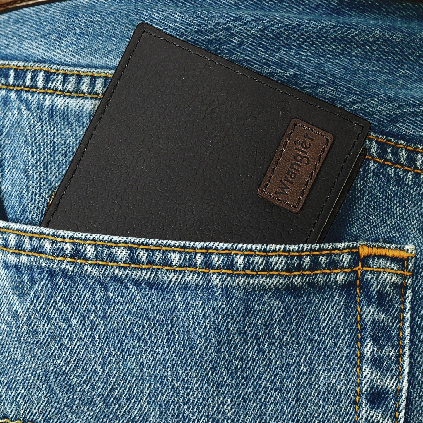 Wrangler Bifold Wallet for Men, Slim Casual Genuine Leather Purse, RFID Blocking, Gift for Him