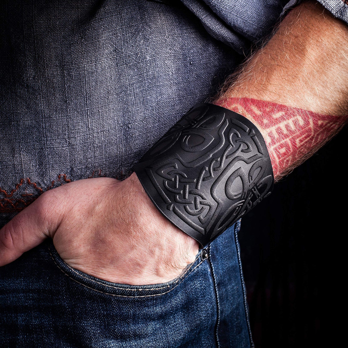 Stahlgilde 100% Real Leather Viking Cuff Bracelet - Handmade Mjolnir Thor's Hammer Black Wristband - Gift for Men Women - Genuine Leather Viking Punk Lv Axe Сuffs - Size M for wrist 6.5"-7.5" 90mc