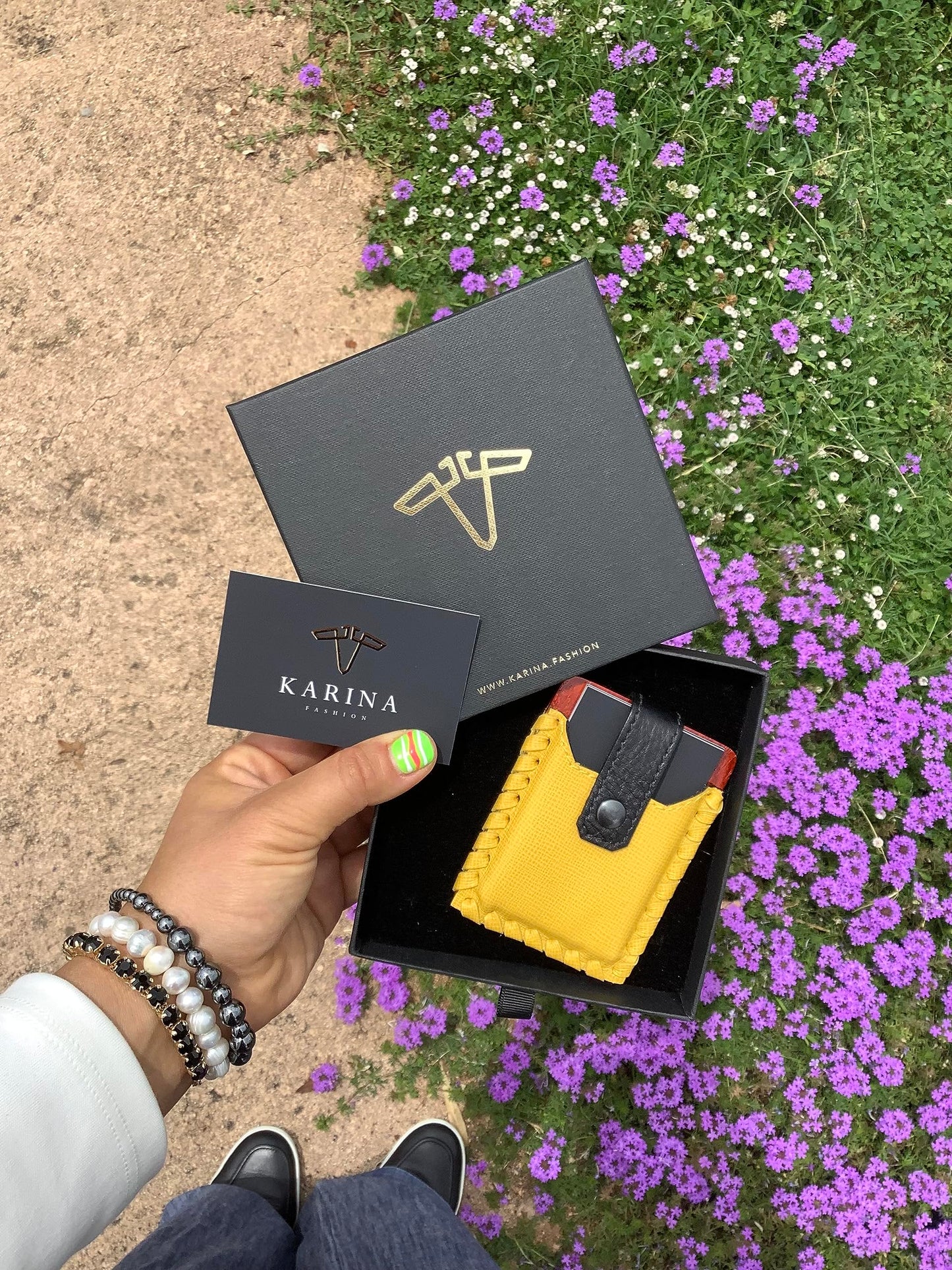 Karina Fashion Handmade Wood & Italian Leather Card Holder – Luxury Business Card Case | Slim & Stylish Wallet for Men & Women | Elegant Wooden & Leather Card Organizer | Minimalist Credit Card Holder | Premium Gift for Professionals & Executives